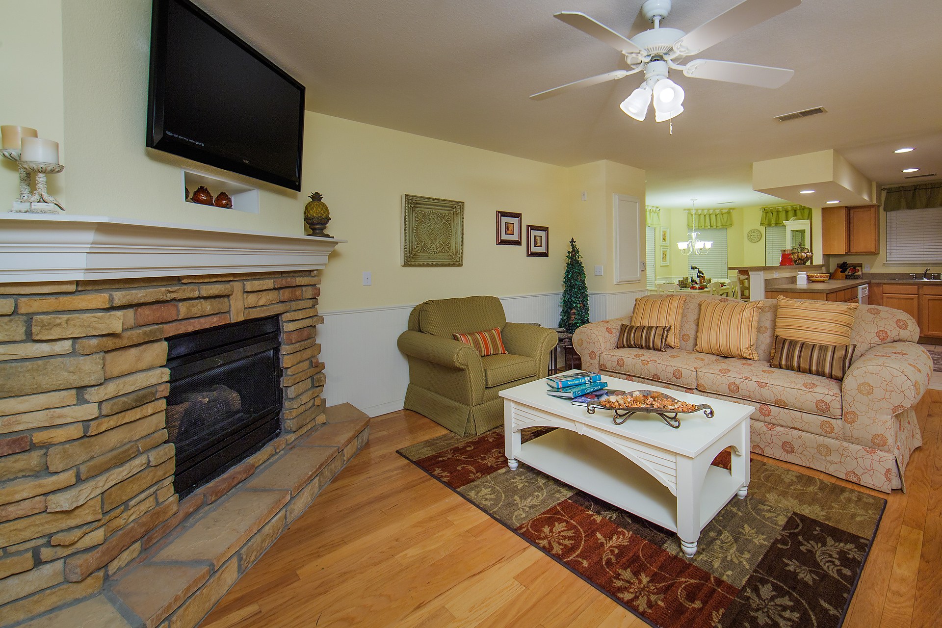 Two-Bedroom Presidential Lock-Off at Holiday Hills Resort at Branson