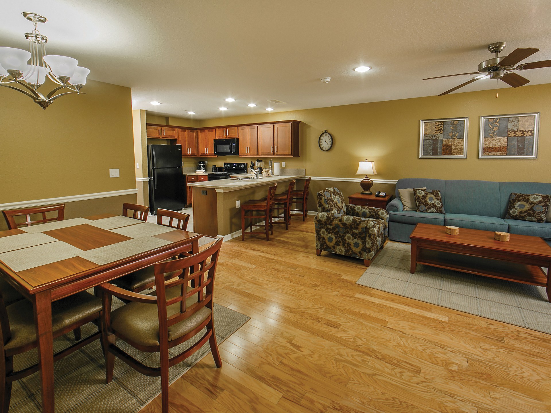 Three-Bedroom Ambassador Lock-Off at Orlando Breeze Resort