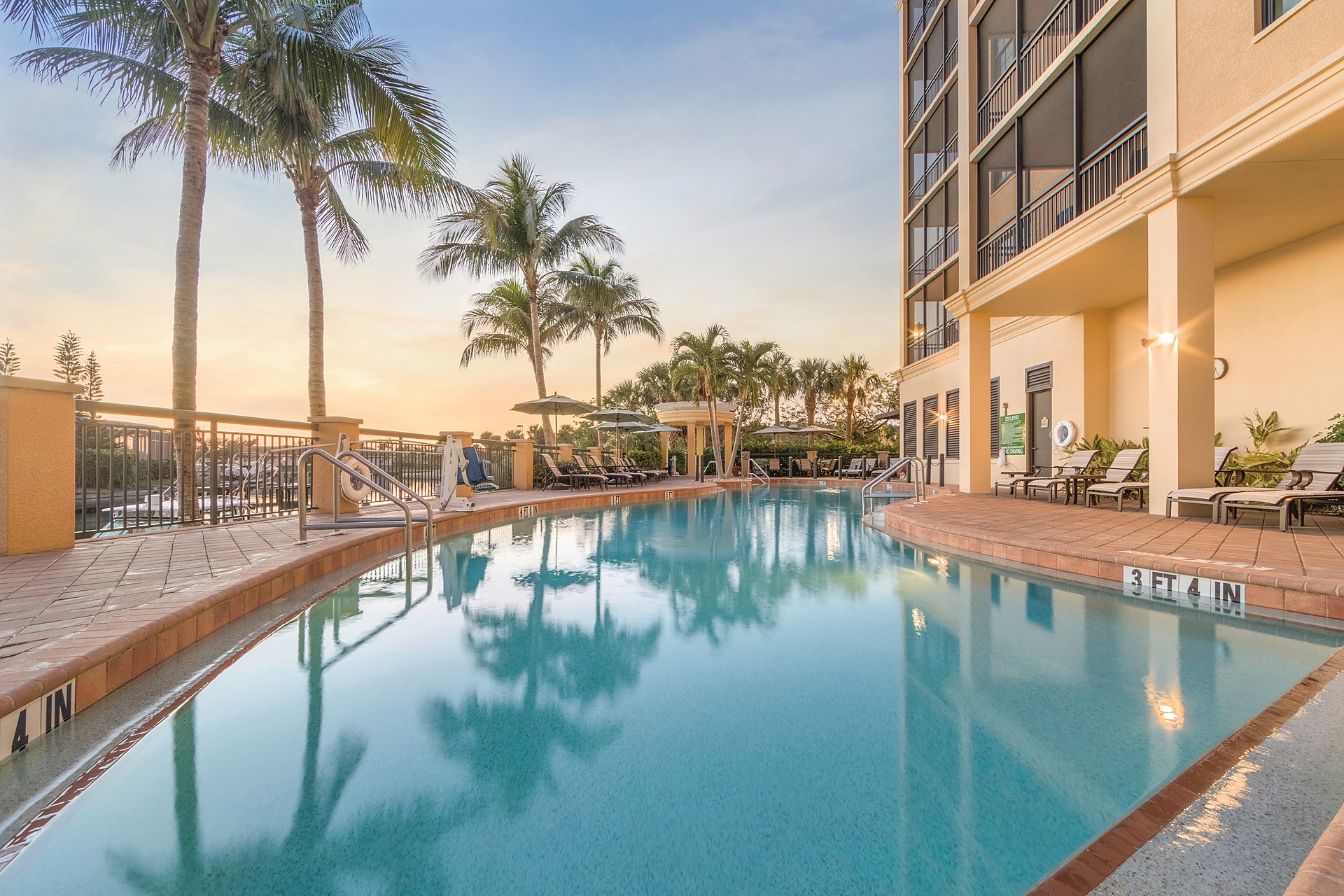 Sunset Cove Resort