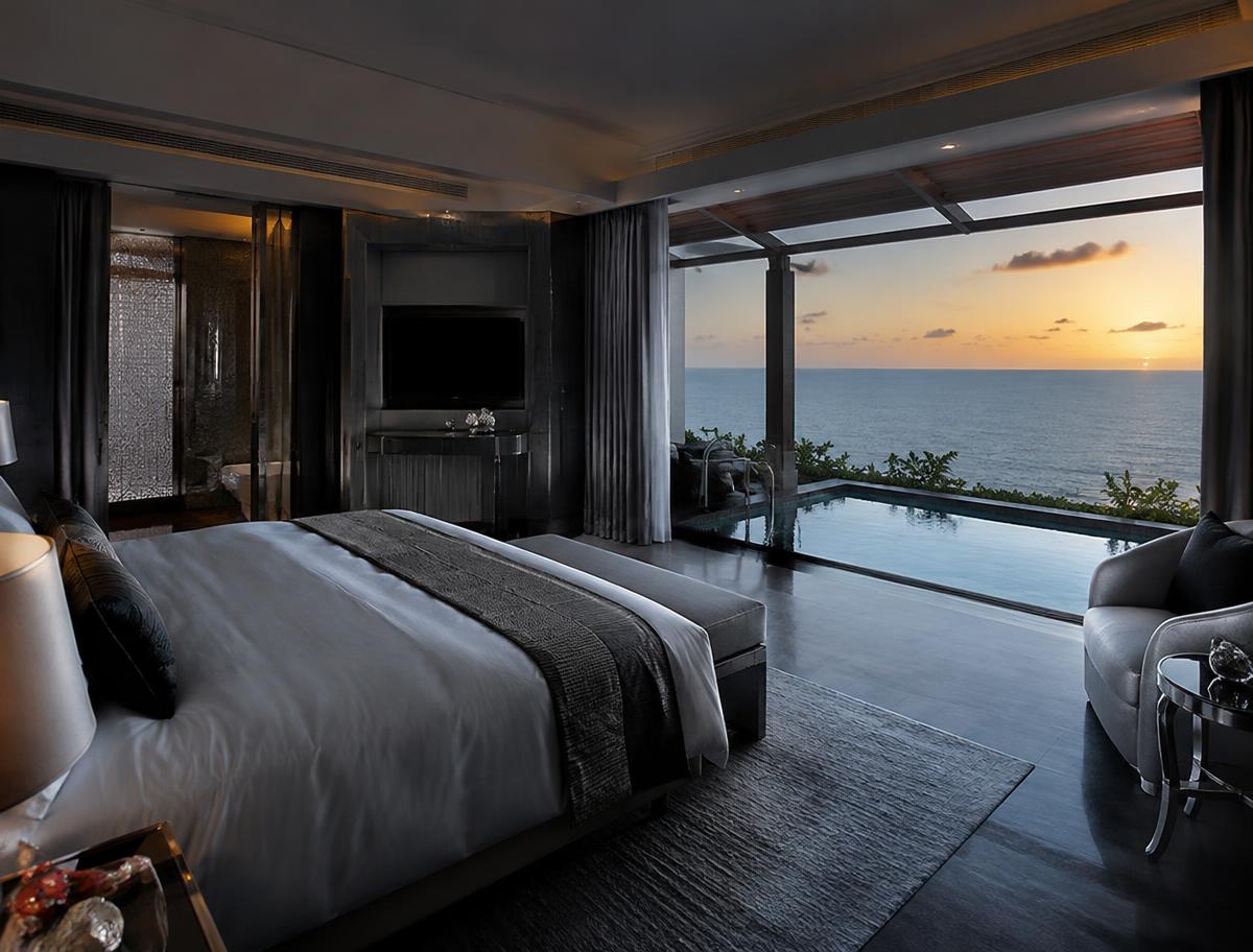 Luxury suite with ocean view